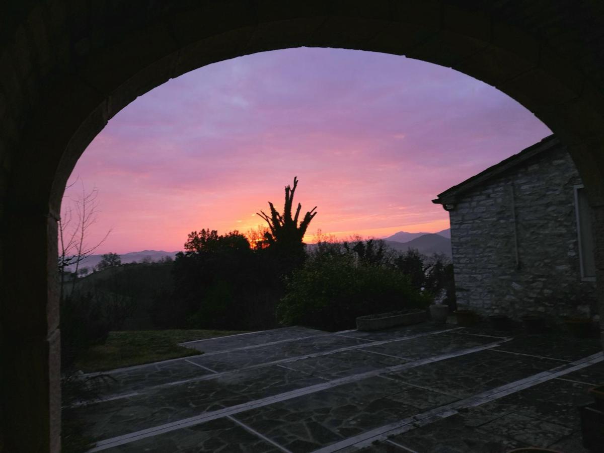 Agriturismo Del Frontino - Lo Studio 阿夸拉尼亚 外观 照片